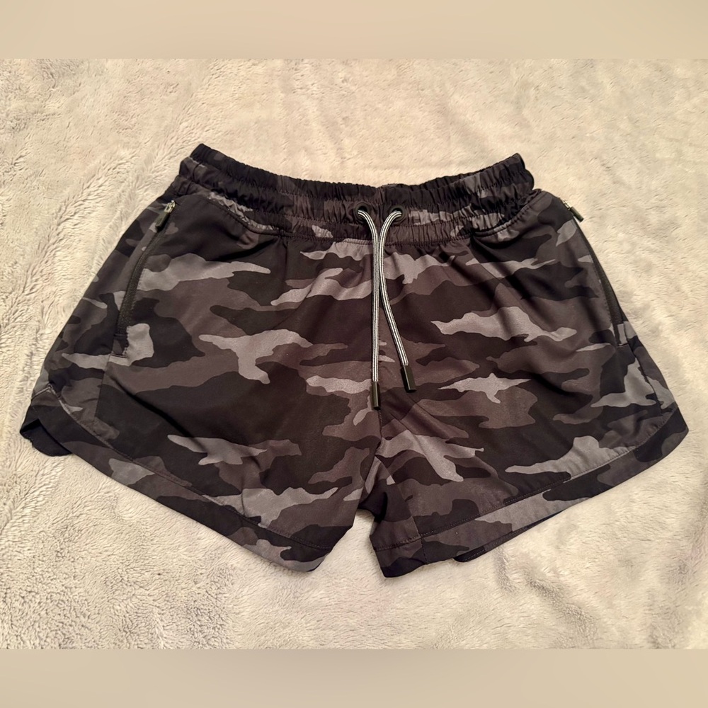 Athleta Girl Camo Running Shorts Gray Black With Zip‎ Pocket Girls XL 14